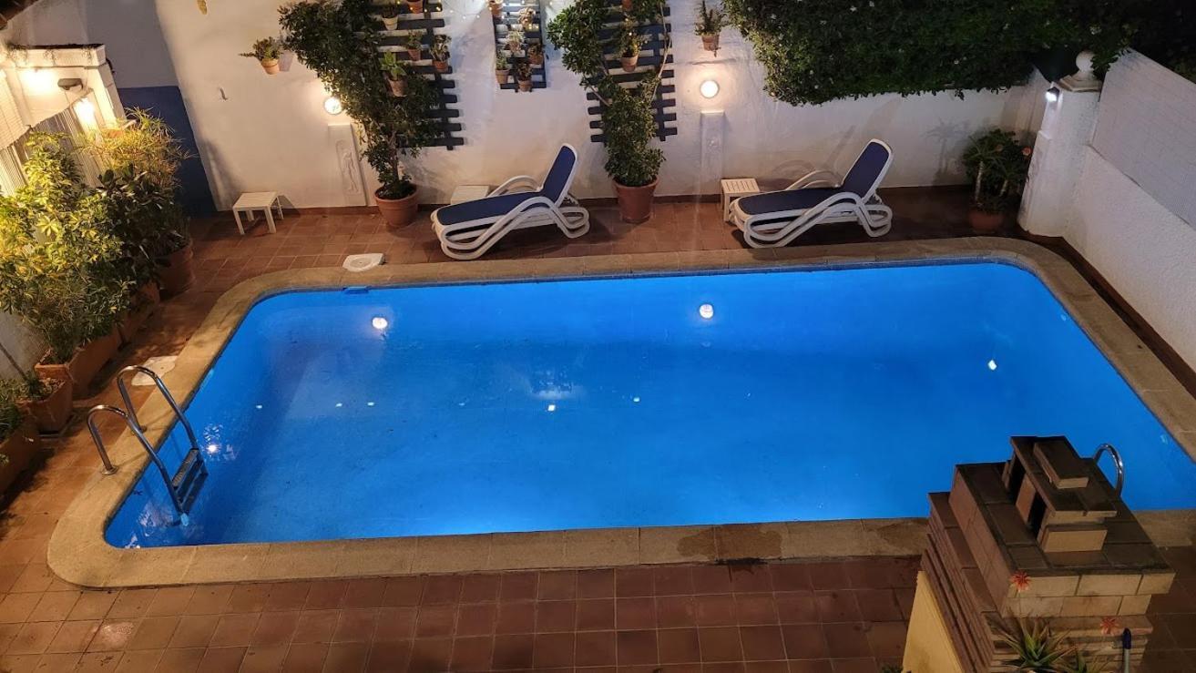 Gran Adosado Con Piscina Privada En Zona Muy Tranquila Ferienhaus